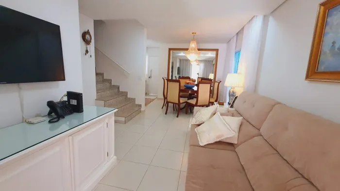 Casa em Condomínio Fechado