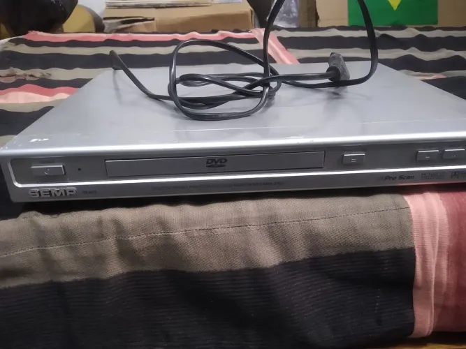 Aparelho DVD Semp Toshiba funcionando