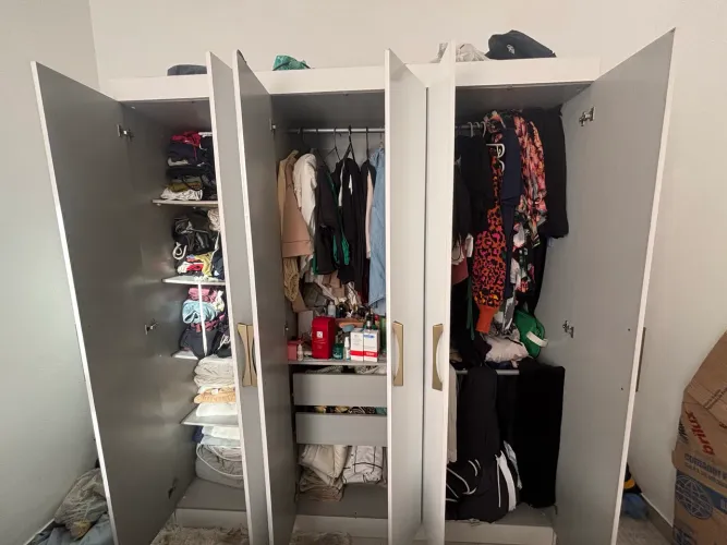 Guarda roupas 6 portas