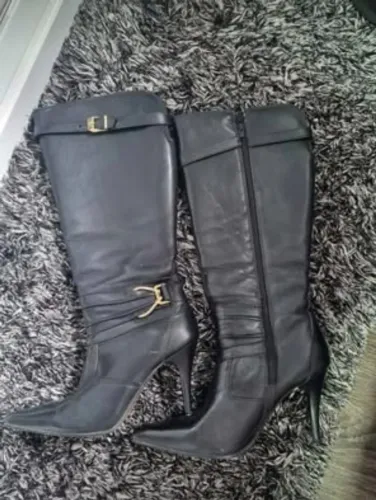 Bota dummond