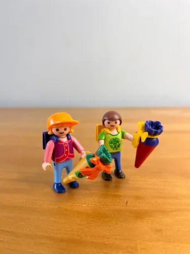 PLAYMOBIL CRIANÇAS indo para a Escola