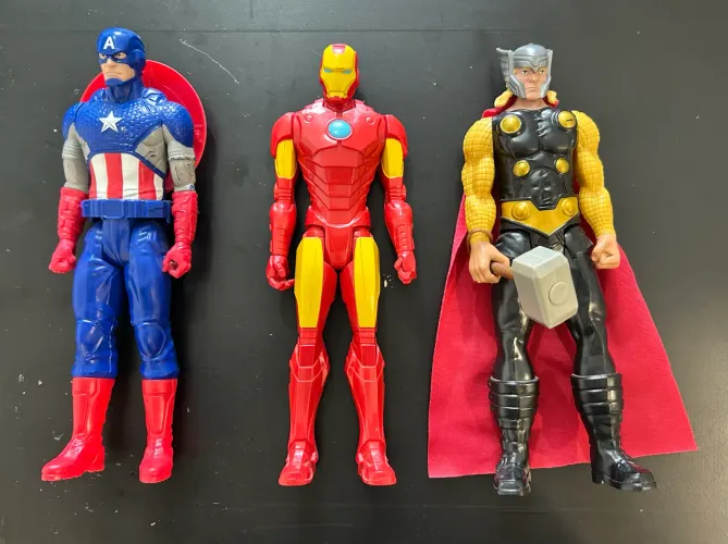 Bonecos Marvel