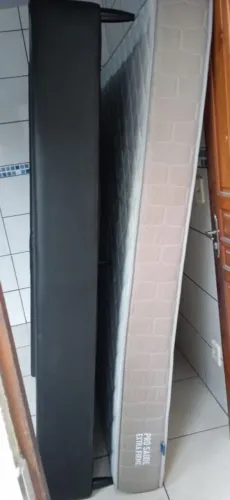 Cama king espuma casal bem grande e espaçosa em boas condições 