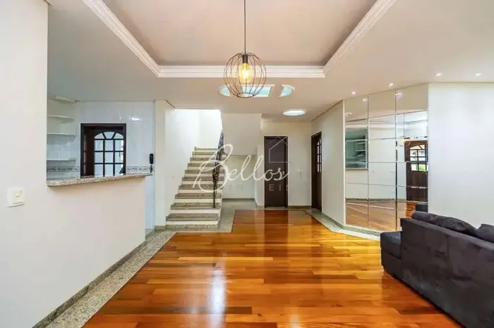 Aluguel - Casa em condomínio - 5 Dormitórios - Bairro Santo Inácio - Curitiba - Bellos Imó