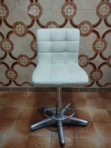 Cadeira caixa alta