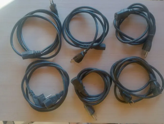 Cabos de Força Tripolar IEC C13 para PC/Monitor