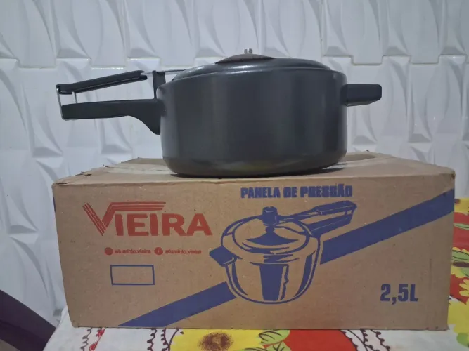 Panela de pressão 2,5 L.