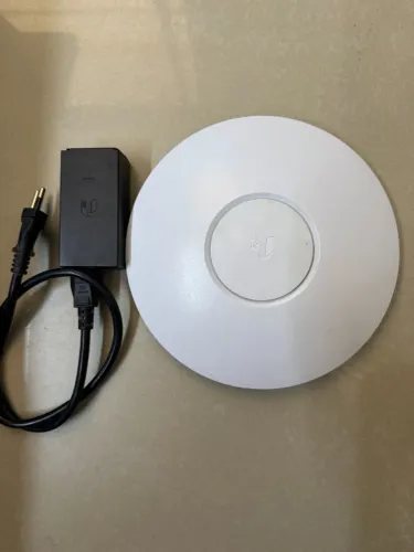Antena Ubiquiti UAP- LR - (USADO)