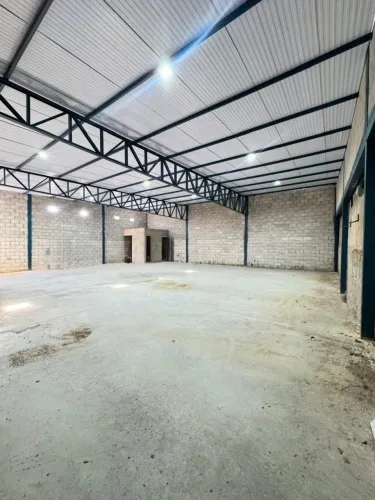 Galpão Comercial de 220m² com Energia Solar para Locação Setor Castelo Branco, Goiânia