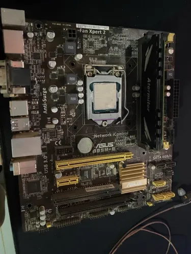 Processador i7 4790k mais uma placa mãe ASUS B85M-E e dois pentes de memória ddr3 1600mhz
