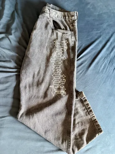 calça jeans preta. peça unica, tamanho 44