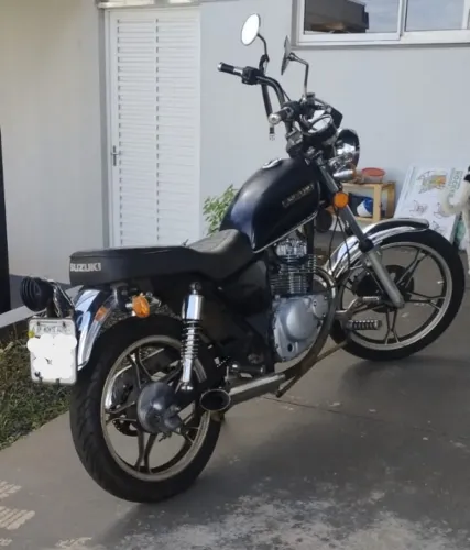 Suzuki Intruder 125 2006 - Conservada, Revisada e Documentação OK.