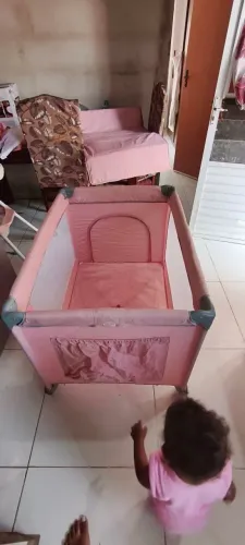 Berço e cercadinho infantil 