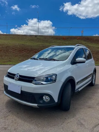 Volkswagen Crossfox 1.6 MI Total Flex 8V 5P 2011