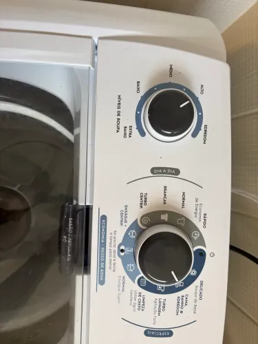 Lavadora de Roupas Electrolux 9kg 10 Programas de Lavagem Branco Efficient Care LED09 