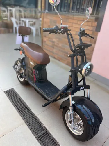 Scooter elétrica - moto chef