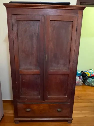 Guarda roupa de solteiro 