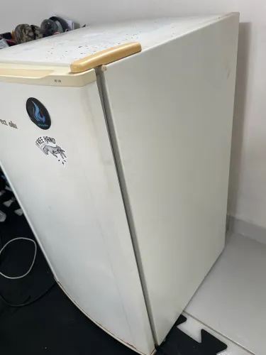 Frigobar Electrolux 
