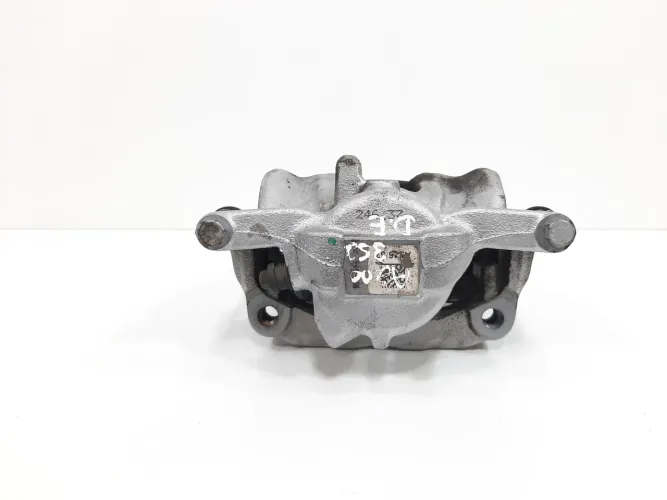 Pinça Dianteira Esquerda Mercedes A200 1.6 2013 2014 A 2018