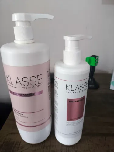 Vendo kit shampoo e condicionador klasse profissional cabelos loiros