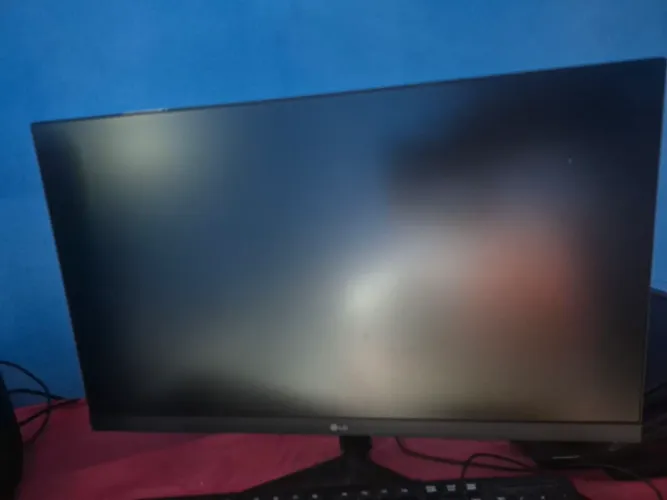 Monitor LG Ultragear 24" FHD 144hz IPS, na caixa.