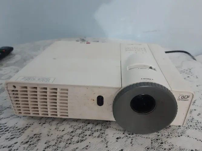 Projetor LG DLP SVGA - para trocar lâmpada