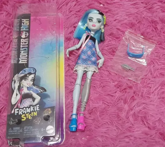 Boneca Monster High Frankie Stein G3 Budget Pijamas Monstruosas