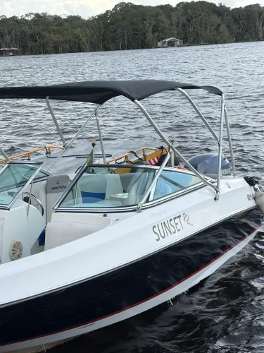 Lancha VENTURA 195. Motor YAMAHA 115 HP