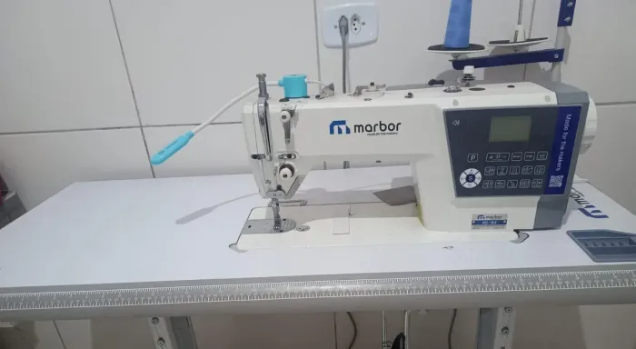 Máquina de Costura Reta Eletrônica Industrial - Perfeita e Pronta para Produzir!