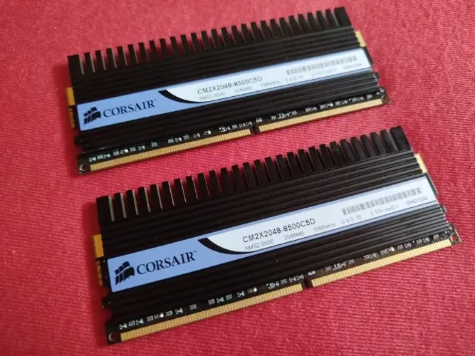 Memória Ram Corsair Dominator 2 x 2gb 2048mb 1066mhz Ddr2