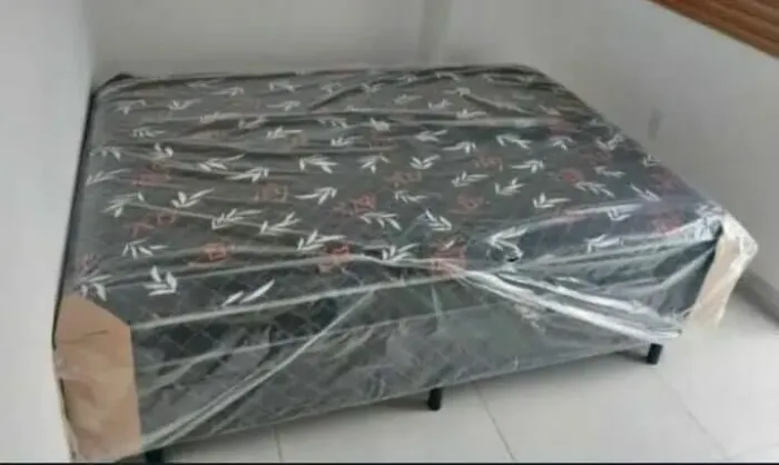 Cama casal com colchão (entrego