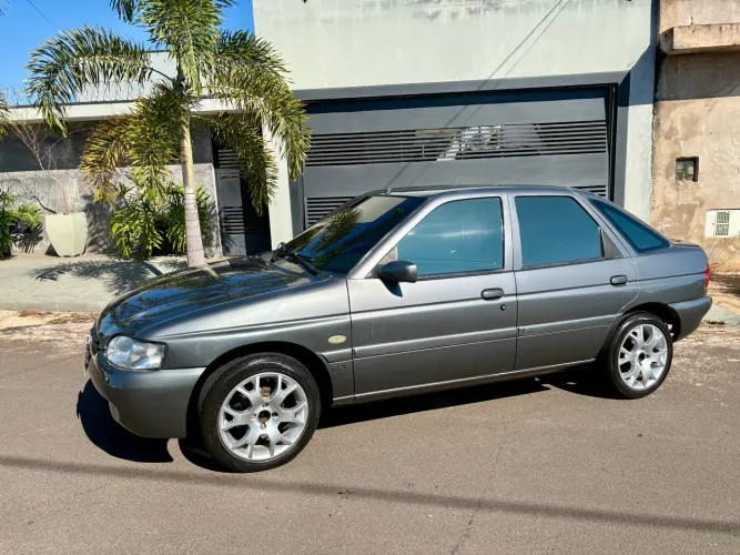 Ford Escort GLX 1.8i 16V 4P 1998