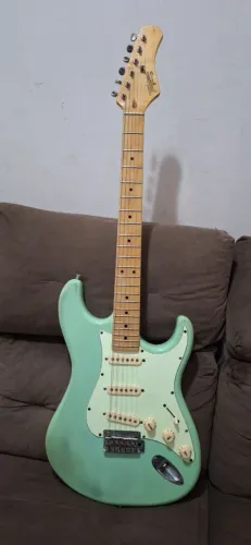 Vendo guitarra tagima T635