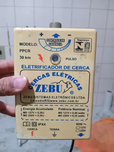 ELETRIFICADOR DE CERCA ZEBU PPCR 30KM Bivolt funcionando
