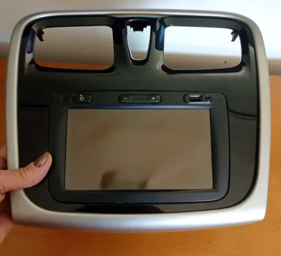 Vendo central multimídia original de Logan Renault Média Na moldura e painel