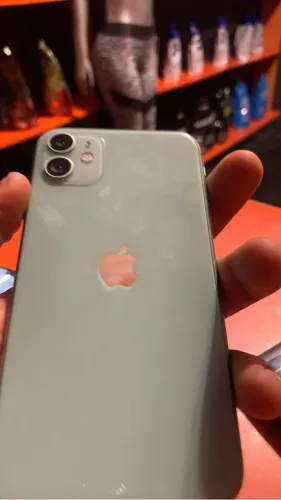 iPhone 11