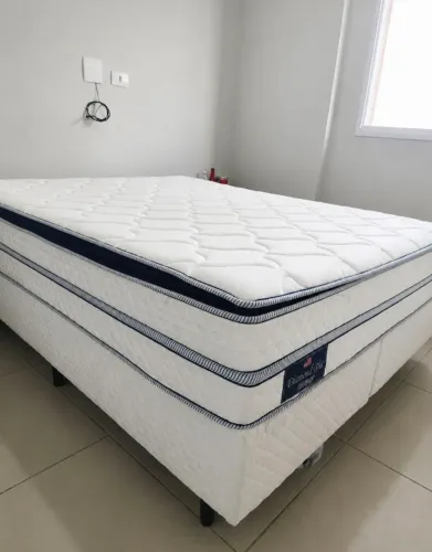 Cama Box Queen Size - Seminova!