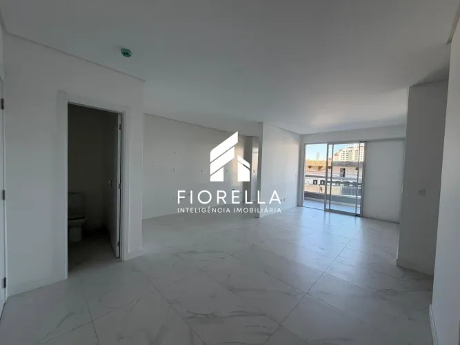 Apartamento à venda com 03 suítes no bairro Estreito - Florianópolis/SC.
