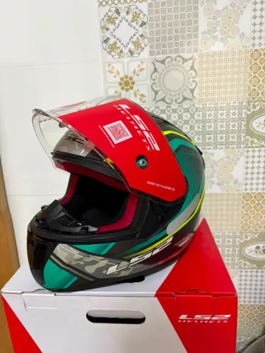 Capacete ls2 tamanho 56 nunca usado 