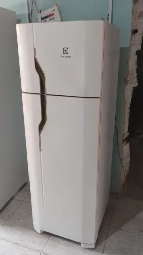 refrigerador gelo seco Eletrolux