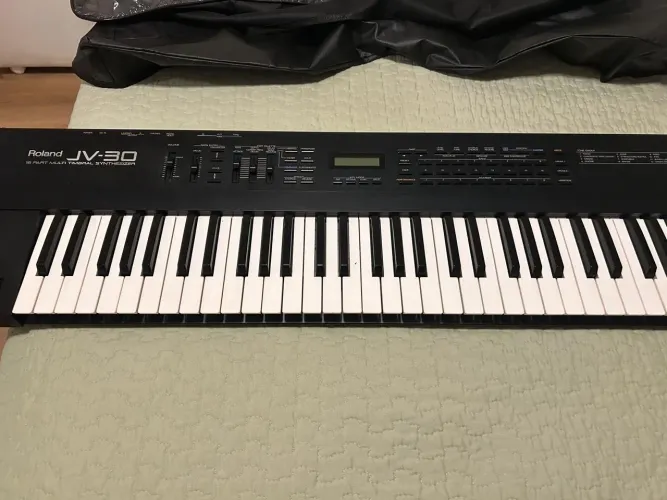Teclado Roland JV 30 - ótimo estado 