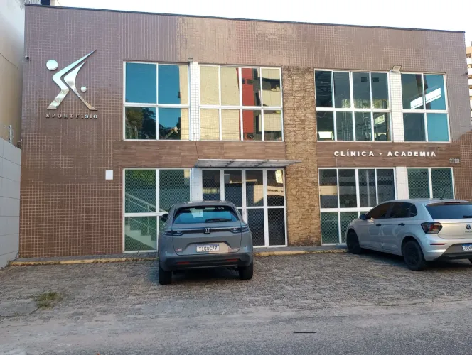 Inox letreiros ,também acrílico e ACM.