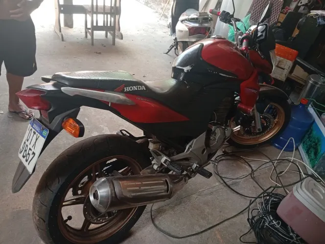 CB 300