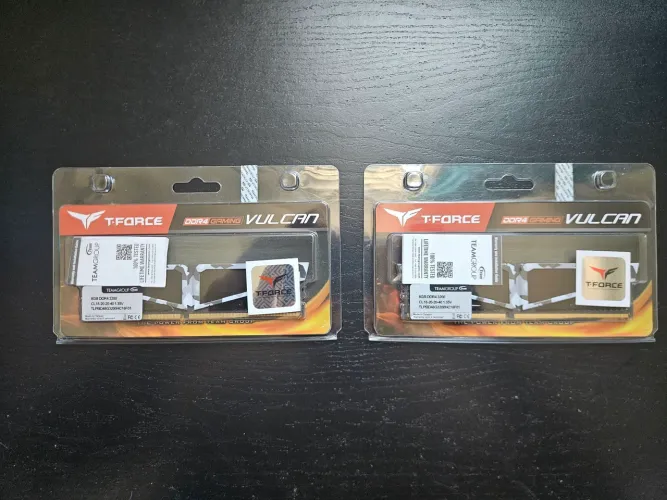 Memoria Team Group T-Force Vulcan Pichau 16GB (2x8) DDR4 3200MHz Branca