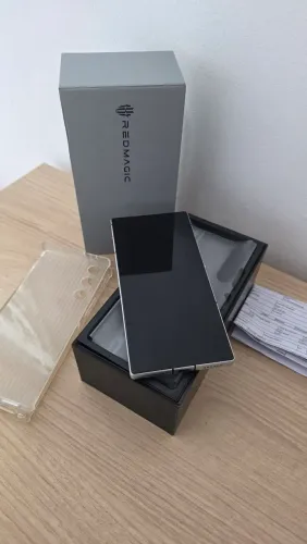 REDMAGIC 10 AIR - 256GB / 24GB RAM - ESTADO DE LOJA COMPLETO COM CAIXA,NF