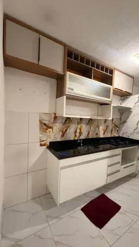 apartamento no florença com armário na cozinha e ar condicionado