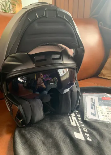 Capacete Escamoteável LS2 + INTERCOMUNICADOR EJEAS V6 Pro