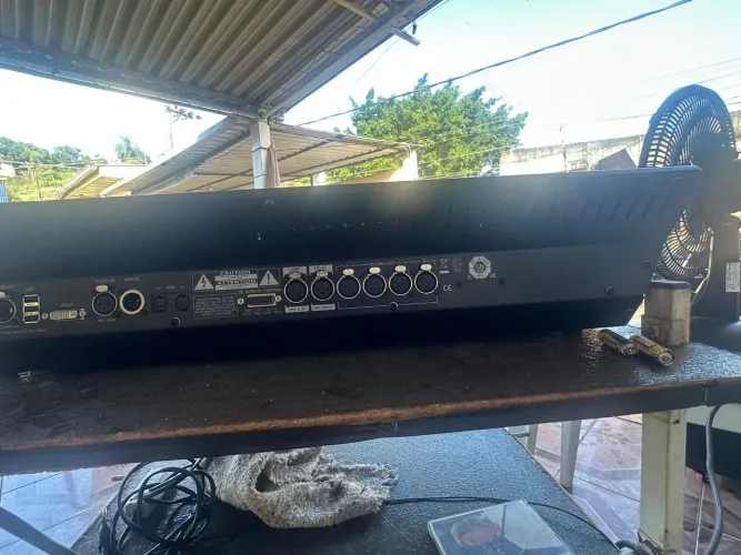 mesa de iluminação profissional MA Lighting dot2 XL-F