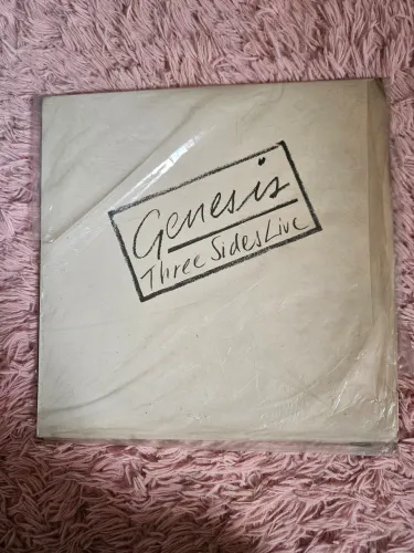 LP: Gênesis: Three sides livic