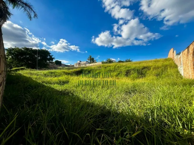 Lote à venda no Bairro Garças;